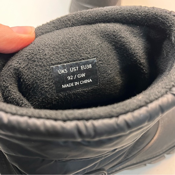 Hunter Intrepid Short Snow Boots, Black, size 7 - Picture 10 of 12